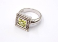 Auktion 374<br>massiver 925er Silber-Ring mit Peridot u. klare Steine, 11,3gr., RG 51