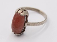 Auktion 374<br>835er Silber-Ring mit Rhodochrosit, &auml;lter, 2,9gr., RG 58,5cm