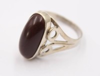 Auktion 374<br>835er Silber-Ring mit Bernstein, Fischland, 5gr., RG 60