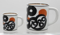 Auktion 374<br>Royal Copenhagen Jahresbecher ,1980, Entw. Maria Trolle, gr. Becher mit 925er Silberplatte, ca. H-11,5 u. 8,5cm
