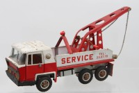 Auktion 374 / Los 12010 <br>Joustra Service-Abschleppwagen aus Blech, Frankreich um 1960, Altersspuren u. bespielte Erhaltung, Schl&uuml;sselwerk l&auml;uft, ca. L-38cm H-19cm
