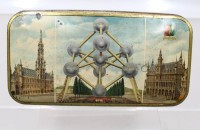 Auktion 374<br>Vintage-Blechdose, Souvenir der Weltausstellung Expo 58 in Br&uuml;ssel, H-4,5cm B-21,5cm