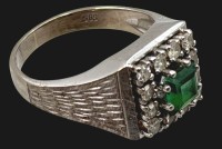 Auktion 374<br>Weissgoldring-585- mit Turmalin und Brillanten, 0,36 ct, 6,3 gr., gute Qualit&auml;t, anbei Juwelenpass von 1974, Preis war  913 DM