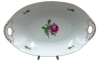 Auktion 374 / Los 8015 <br>ovale Brotschale "F&uuml;rstenberg" Rote Rose, H 6cm , 29x18 cm
