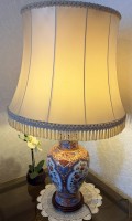 Auktion 374<br>hohe Tischlampe, China-Vase, H- kompl. 74 cm, guter Zustand