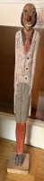 Auktion 374<br>hoher Clown, Holz, farbig gefasst. H-ca. 90 cm