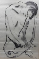 Auktion 374<br>Kohlezeichnung, sitzender m&auml;nnl. Akt, verso Federzeichnung betitelt "nu debout",  ger./Glas, RG 57x 39cm