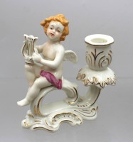Auktion 374<br>fig&uuml;rl. Leuchter, Putto mit Harfe, Firma Carl Schneiders Erben, Goldzier und farbig staffiert, ca. H-15cm