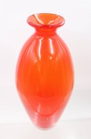 Auktion 374<br>Kunstglasvase, rot, ca. H-27cm