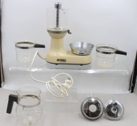 Auktion 374<br>Wigomat de Luxe,  weltweit erste elektrische Filterkaffeemaschine, 1954, Alters-u. Gebrauchsspuren, Funktion nicht gepr&uuml;ft, Kaffeekanne leider besch&auml;digt., ca. H-34cm B-24cm