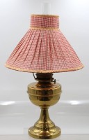 Auktion 374<br>Petroleum-Lampe, Stoffschirm, ca. H-51cm