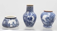 Auktion 374 / Los 9029 <br>3x kl. Vase, 1x gemarkt Franz Anton Mehlem, &auml;lter, Gr&ouml;&szlig;te ca. H-14cm