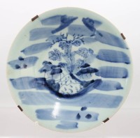 Auktion 374<br>China-Platte, blau weisses Landschaftsdekor, Japan, gemarkt, ca. D-30cm