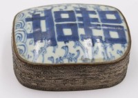 Auktion 374<br>vintage chinesische Schmuckdose, Metallmontur, ca. H-3,8cm B-10,5cm