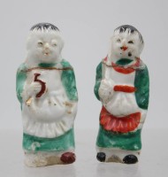 Auktion 374<br>Paar kleine Porzellanfiguren, wohl &auml;lter, leider geklebt, ca. H-7,5cm