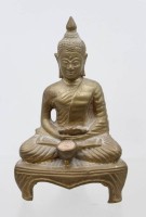 Auktion 374<br>traditionelle thail&auml;ndische Buddha-Statue im sogenannten Ratchakan-Stil, Messing, ca. H-17cm