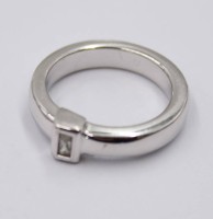Auktion 374<br>Ring mit klarem Stein, versilbert, RG 51