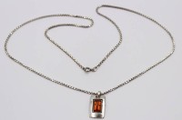 Auktion 374<br>925er Silber-Halskette mit kl. Anh&auml;nger dieser mit Bernstein, zus. 12,26gr., L-60cm Anh. L-2,5cm