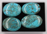Auktion 374<br>4x gr. T&uuml;rkis-Cabochons, zus. ca. 186 Karat