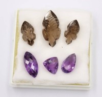 Auktion 374<br>je 3 Amethyste und Rauchquarze, zus. ca. 52 Karat