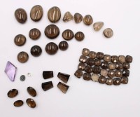 Auktion 374<br>ca. 700 Karat meist Rauchquarze, teils Ausfassware