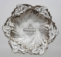 Auktion 374<br>Schale "Zur Silberhochzeit", Carl Tielsch, &auml;lter, ca. H-5,2cm D-27cm