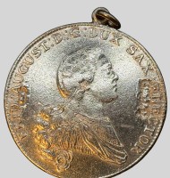 Auktion 374<br>M&uuml;nzanh&auml;nger -Eine Feine Mark-1767, Sachsen, August, Silber, D-4,3 cm, 28,48