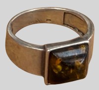 Auktion 374<br>Silberring mit Bernstein, RG 61, S-925-, 5,56 gr.