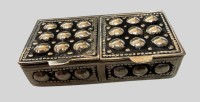 Auktion 374 / Los 11014 <br>Pillendose mit 2 Deckel, Silber-925-, H-1 cm, 4,5x2,5 cm, 29,95  gr