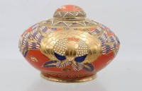 Auktion 374<br>Satsuma-Duftdose o.&auml;., Japan, gemarkt, ca. H-10cm