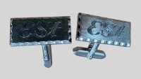 Auktion 374<br>Paar massive Silber-800- Manchettenkn&ouml;pfe mit Monogramm "ESt", 22,8 gr