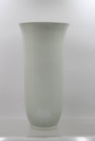 Auktion 374<br>hohe Vase, KPM Berlin, Seladon, oberer Rand bestossen, ca. H-34cm