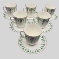 Auktion 374<br>6x vintage Kaffeetasse mit Untertasse im Rosen-Girlanden-Dekor von der Lomonossow-Porzellanmanufaktur, Sowjetunion