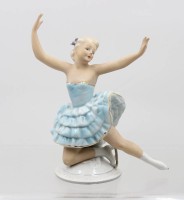 Auktion 374<br>Eisl&auml;uferin, Fasold &amp; Stauch, Unterglasurfarben, ca. H-19,5cm
