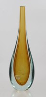 Auktion 374<br>Vase, Murano, im Stil der  Murano-&bdquo;Sommerso&ldquo;-Tr&auml;nenvasen , Restetikett, ca. H-26cm