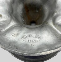 Auktion 374<br>Kayserzinn Jugendstil Tafelaufsatz  Mod. Nr. 4559 florales Dekor ca. 1900 , H-20 cm, D-28 cm