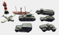 Auktion 374<br>Konvolut Wiking Bleimodelle, 8 Teile, wohl alle um 1930-1940, Panzer, Milit&auml;r Fahrzeuge, 1 Feuerschiff, ein Leuchtturm, wohl Scale 1:200