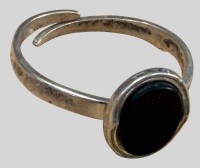 Auktion 374<br>offener Silberring-835- mit ovalen Onyx Lagenstein, 2,54 gr.