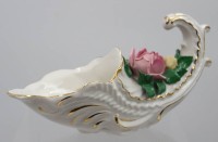 Auktion 374<br>F&uuml;llhorn mit Aufgesetzten Bl&uuml;ten,  Martha Budich Dresden, ca. H-10cm L-20cm
