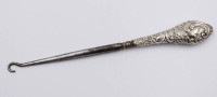 Auktion 374<br>Miederhaken, Silbergriff, 19. Jhd., ca. L-16,5cm