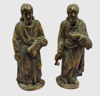 Auktion 374<br>Paar alte Apostel-Statuetten,  Halbfiguren, Petrus und wohl Jakobus d.&Auml;ltere, Stand  und H&auml;nde bei beiden besch&auml;digt, wohl Barock, 17/18. Jhd., H-ca. 20 cm, Reste alter Vergoldung