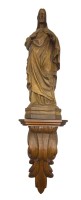 Auktion 374<br>Herz Jesu Holzstatuette  H-54 cm) mit gr. Holz-Wandkonsole, zusammen ca. 88 cm, wohl Gr&ouml;dner Tal, S&uuml;dtirol