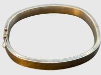 Auktion 374<br>ovaler Silber-925- Armreif mit Klappscharnier und Sicherheitsacht, 18 gr., ca. 7x6 cm