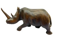 Auktion 374<br>gr. Nashorn, Tropenholz, H-13,5 cm, L-24 cm