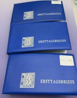 Auktion 374<br>3 blaue Alben voller Ersttagsbriefe, BRD, ca. 150 St&uuml;ck, 70-90-er Jahre