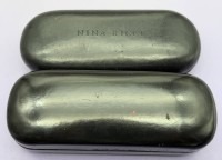 Auktion 374 / Los 15133 <br>2x Brillenetuis, 1x Nina Ricci, 1x nicht mehr lesbar (C..)