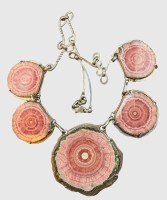 Auktion 374<br>Silber Collier mit gr. Rhodochrosit  Scheiben, Silber gefasst, gepr&uuml;ft, L-43 cm, 86,7 gr