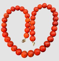 Auktion 374<br>Schaumkoralle-Kette mit Silberschliesse-925-, Perlen D-8 mm, 62,85 gr