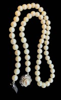 Auktion 374<br>kurze Perlenkette mit Silberschliesse-835-, L-45 cm, D-5 mm