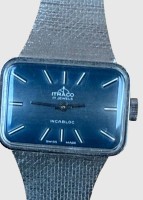 Auktion 374<br>mechan. DAU "Itraco" Swiss made, Silberfarben, Werk l&auml;uft, gepflegte Erhaltung, blaues Ziffernblatt